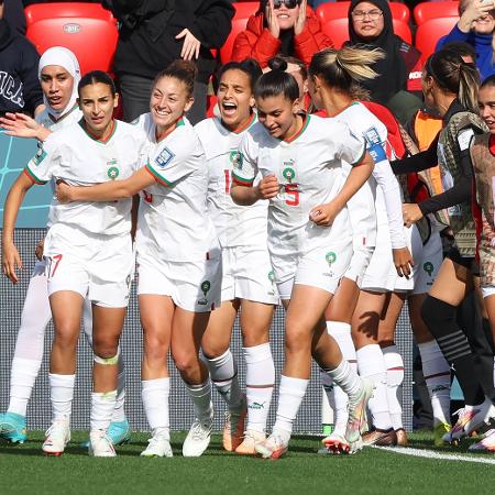 Jogadoras do Marrocos comemoram gol contra a Coreia do Sul na Copa feminina