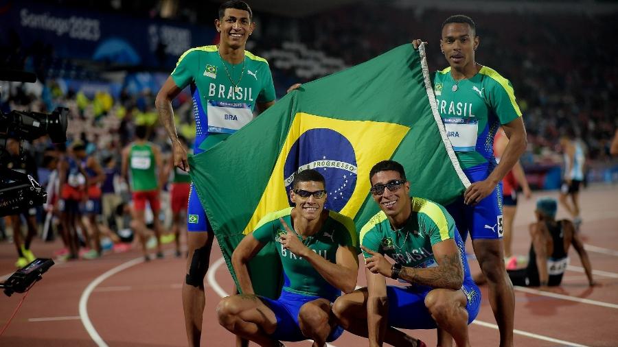 Revezamento 4 x 400m do Brasil ganhou o ouro no atletismo do Pan