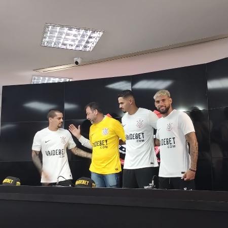 Corinthians oficializou a parceria com a Vai De Bet