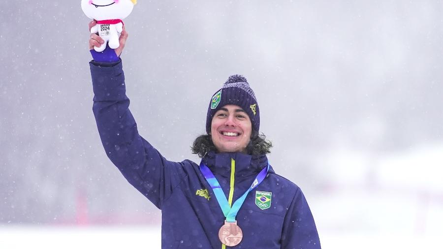 Brasileiro Zion Bethonico conquistou a primeira medalha da história do Brasil em Jogos Olímpicos de Inverno