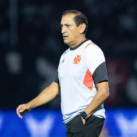 Ramón Díaz, técnico do Vasco, durante o jogo contra o Bragantino, pelo Brasileirão - Fabio Moreira/Agif