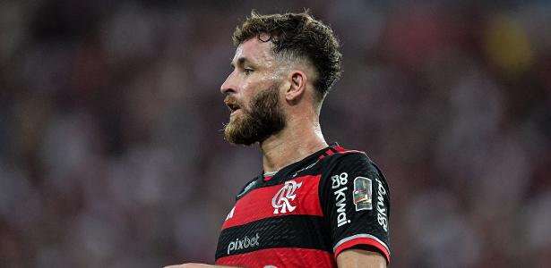 Léo Pereira é penalizado por atraso em treinamento do Flamengo