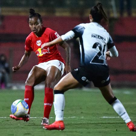 Alvinegro fez gol ainda no 1° tempo e segurou adversárias até apito final