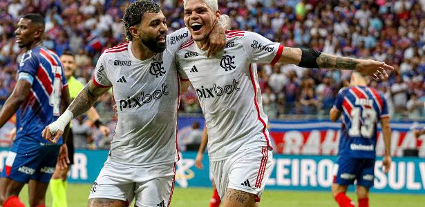 Flamengo vence Bahia e mantém tabu de Ceni, chamado de burro.