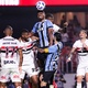 VAR alertou árbitro sobre falta antes de pênalti em São Paulo x Grêmio