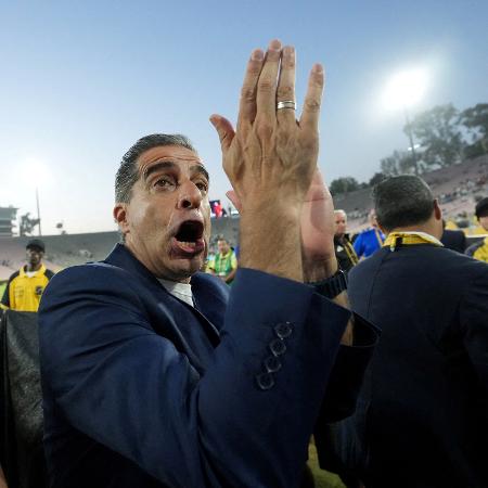O técnico do Botafogo Renato Paiva comemora após vitória sobre o PSG O técnico do Botafogo Renato Paiva comemora após vitória sobre o PSG