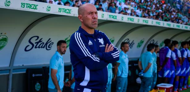 Futuro incerto: Jardim não garante permanência no Cruzeiro em 2026