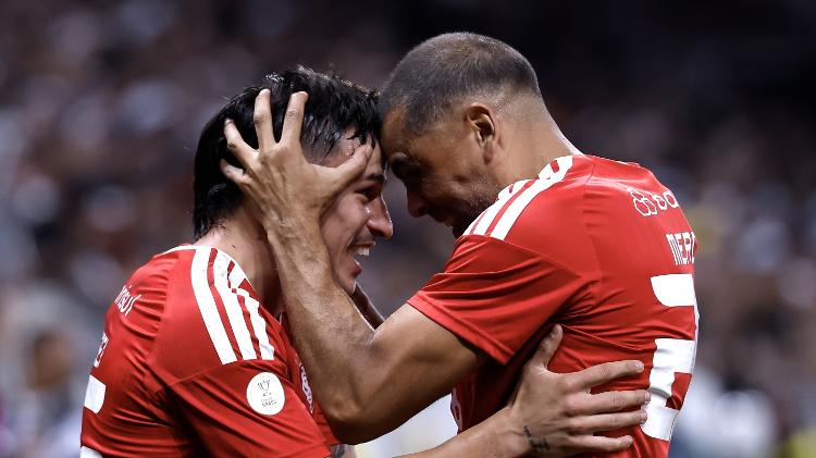 bernabei-comemora-gol-do-inter-sobre-o-corinthians-em-duelo-da-copa-do-brasil-1786062922507_v2_750x421 Corinthians é eliminado da Copa do Brasil após derrota em casa; Inter avança com vitória agregada