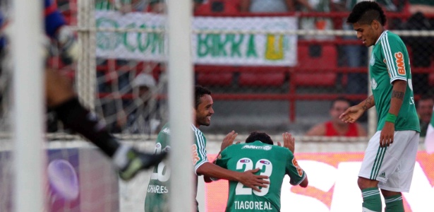 Jogadores do Palmeiras comemoram gol de Tiago Real, que garantiu a vitória na estreia - Wagner Carmo/VIPCOMM