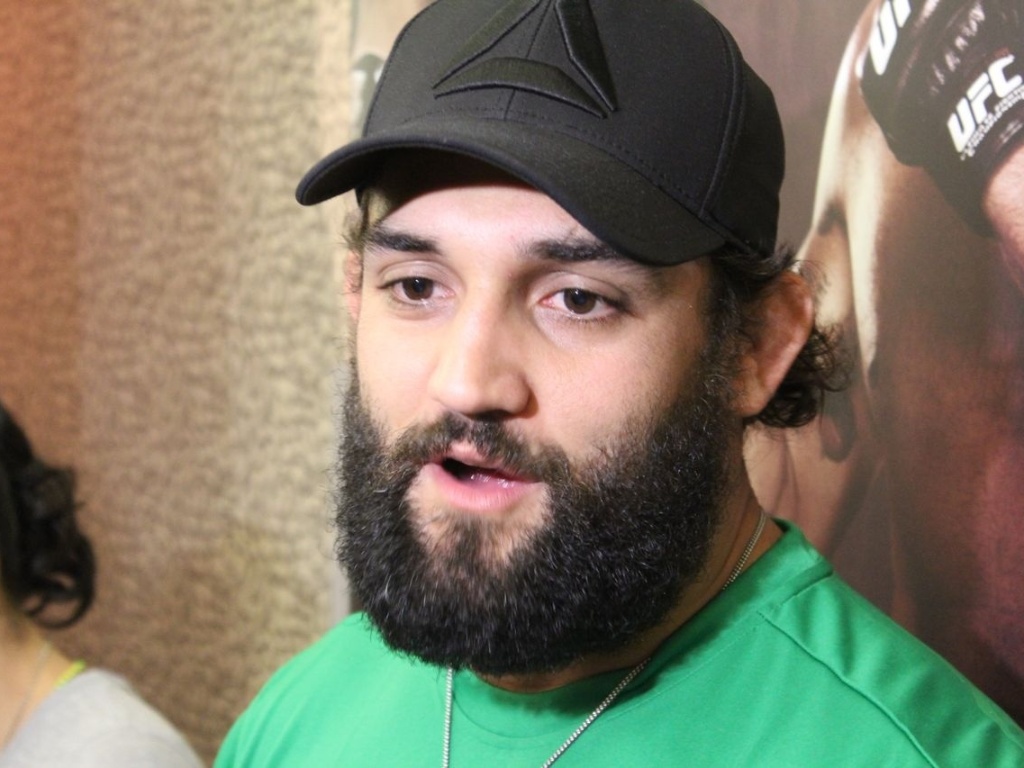 25.mai.2013 - Johny Hendricks, desafiante pelo cinturão dos meio-médios, marca presença em Las Vegas - Evelyn Rodrigues/UOL Esporte