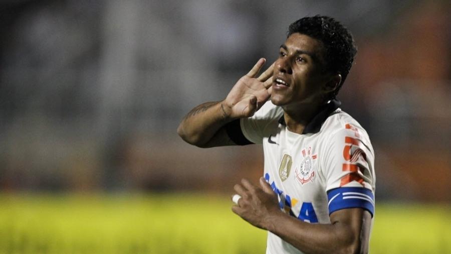 Paulinho em ação com a camisa do Corinthians - Fernando Donasci/UOL