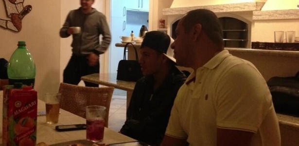 Wagner Ribeiro posta foto de Neymar e seu pai em reunião durante a madrugada - Reprodução/Twitter