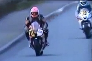 Piloto de 14 anos morre em corrida de moto na Espanha (vídeo)