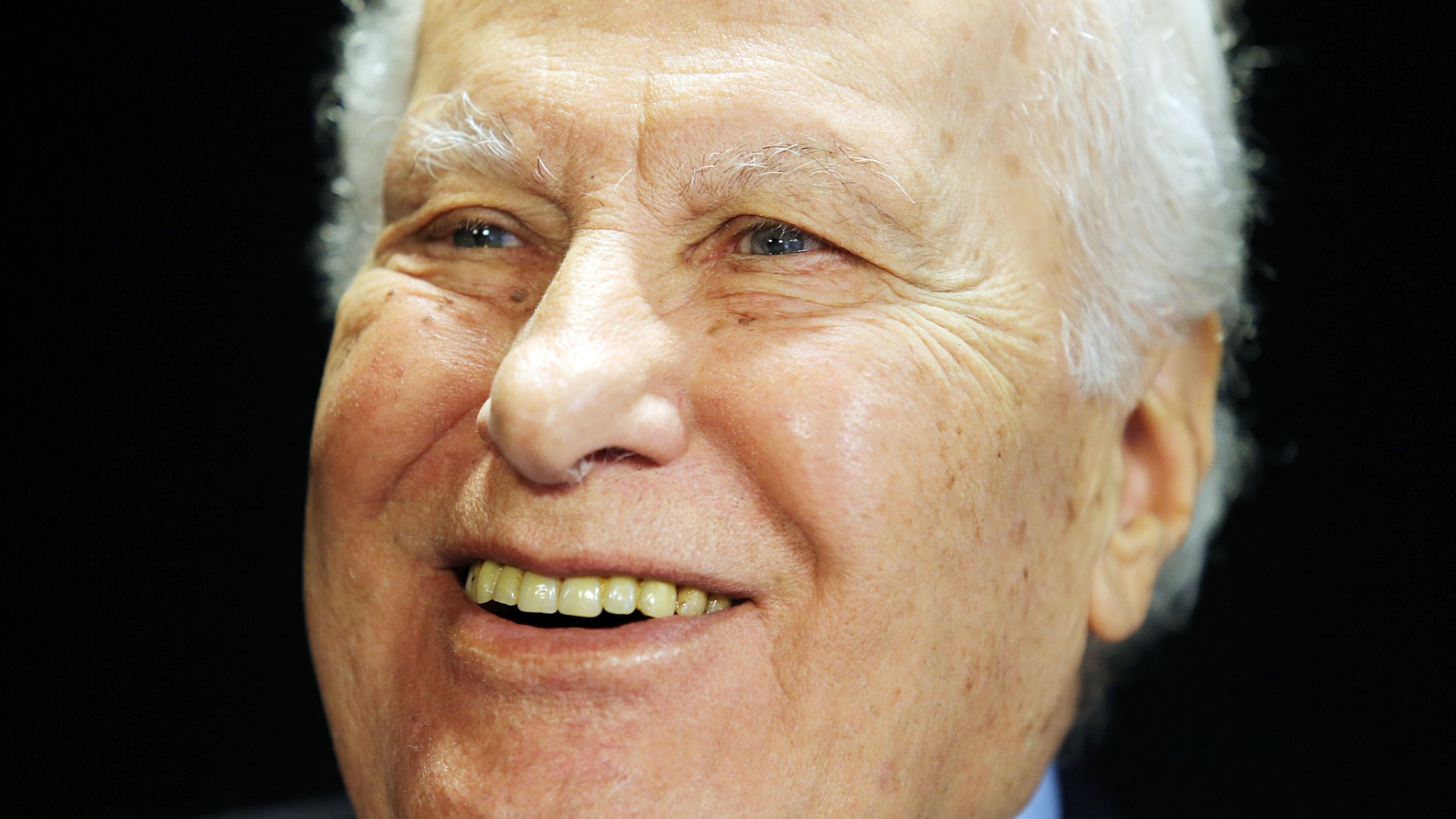 Alberto Dualib sorri em entrevista concedida ao UOL Esporte; ex-presidente do Corinthians diz não ter tido medo de morrer durante seu processo de impeachment no clube - Flávio Florido/UOL