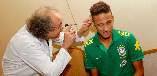 Neymar está com a seleção brasileiro e passou por exames médicos nesta quarta-feira