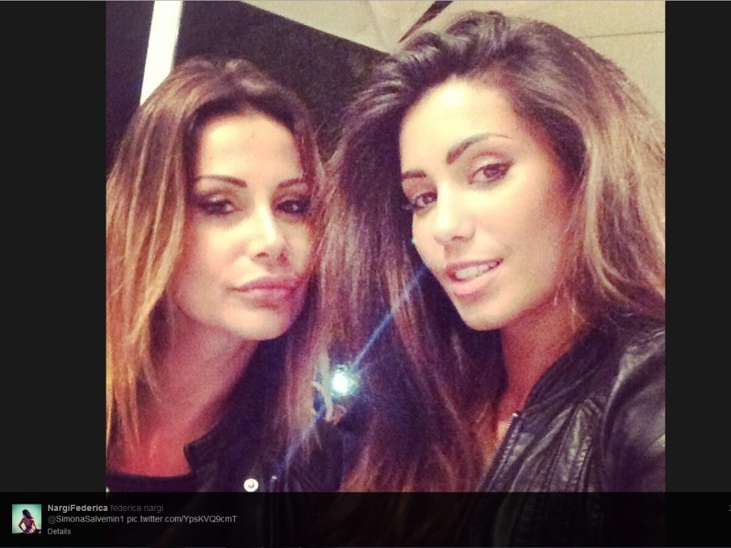 Federica Nargi e a amiga Simona Salvemin - Reprodução/Twitter