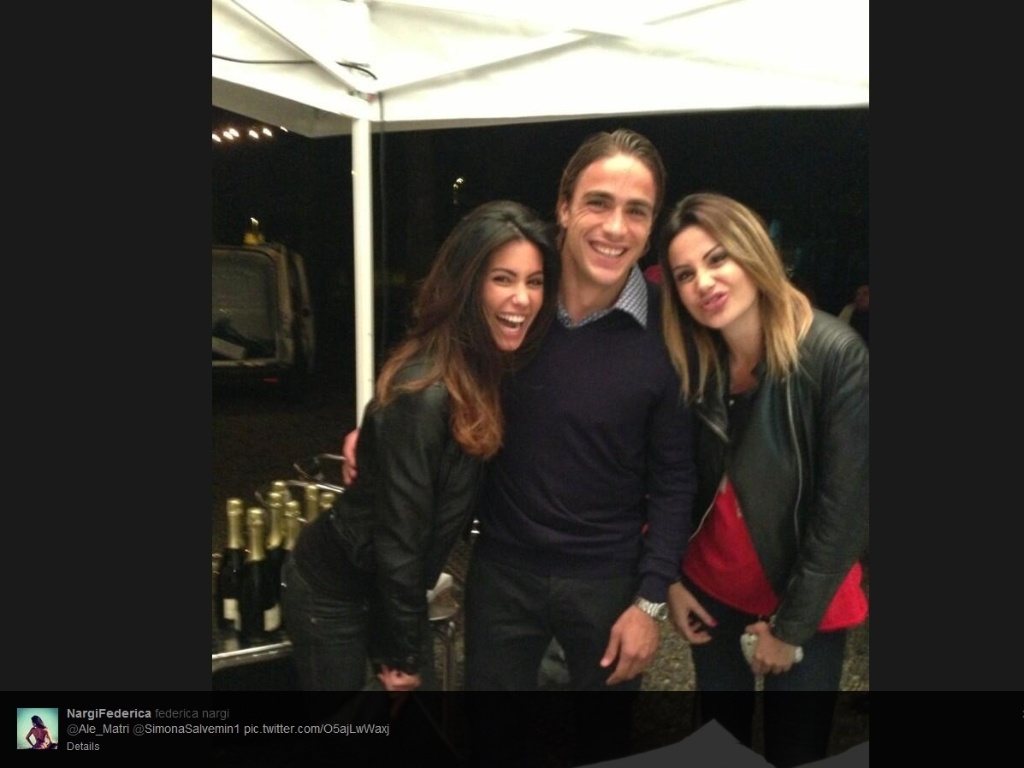 Federica Nargi posta foto com o namorado Alessandro Matri e com a amiga Simona Salvemin - Reprodução/Twitter