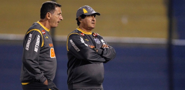Muricy Ramalho e Tata, seu auxiliar, antes de um jogo do Santos pela Copa Libertadores - Reuters/Jorge Adorno