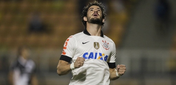 Alexandre Pato terá mais uma chance como titular do Corinthians contra o Atlético-PR - Fernando Donasci/UOL
