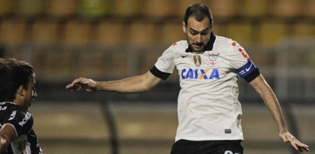 Danilo em ação pelo Corinthians; meia está recuperado e vai jogar contra o São Paulo