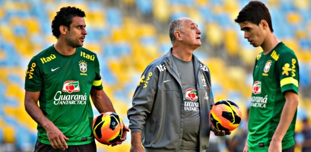 Técnico Luiz Felipe Scolari comanda treinamento da seleção brasileira