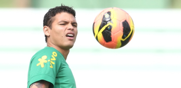 Thiago Silva, capitão do time, em treinamento da seleção brasileira em Goiânia