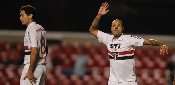 Luis Fabiano deve ser substituído por Osvaldo caso não enfrente o Flamengo - Fernando Donasci/UOL