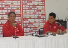Técnico do Taiti considera "sonho" assédio de fãs mineiros: "tudo é novo" - Gabriel Duarte/UOL