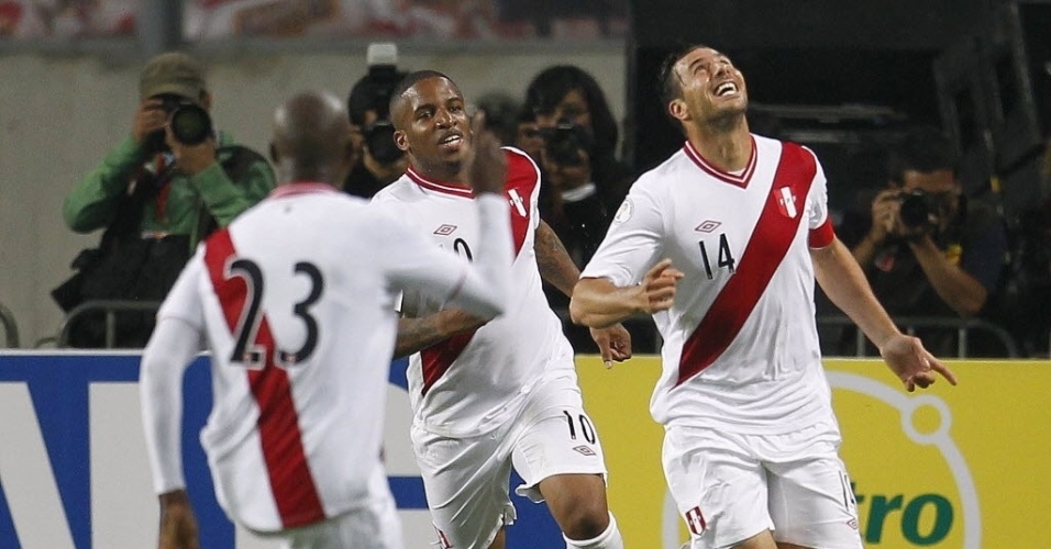07.jun.2013 - Pizarro, do Peru, comemora gol da sua seleção contra o Equador pelas Eliminatórias