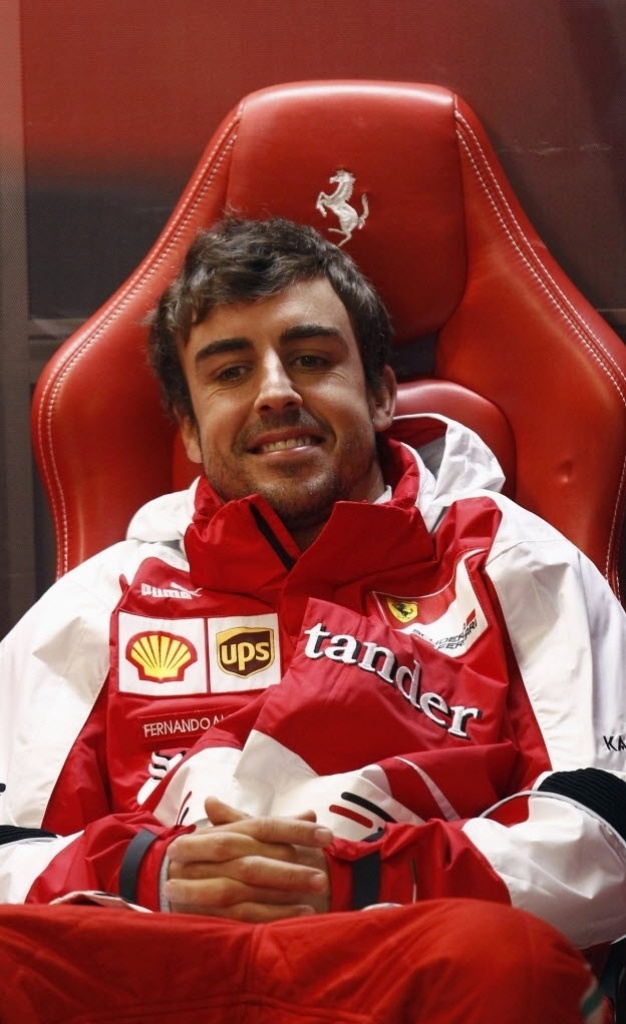 Sessão inicial no sábado teve apenas 30 min de duração devido a reparos em muro da curva 11. Alonso fez o 4º melhor tempo no treino livre