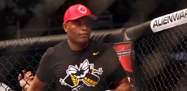 Anderson Silva tentará defender o cinturão dos médios pela 11ª vez no UFC 162 - Gaspar Nobrega/inovafoto