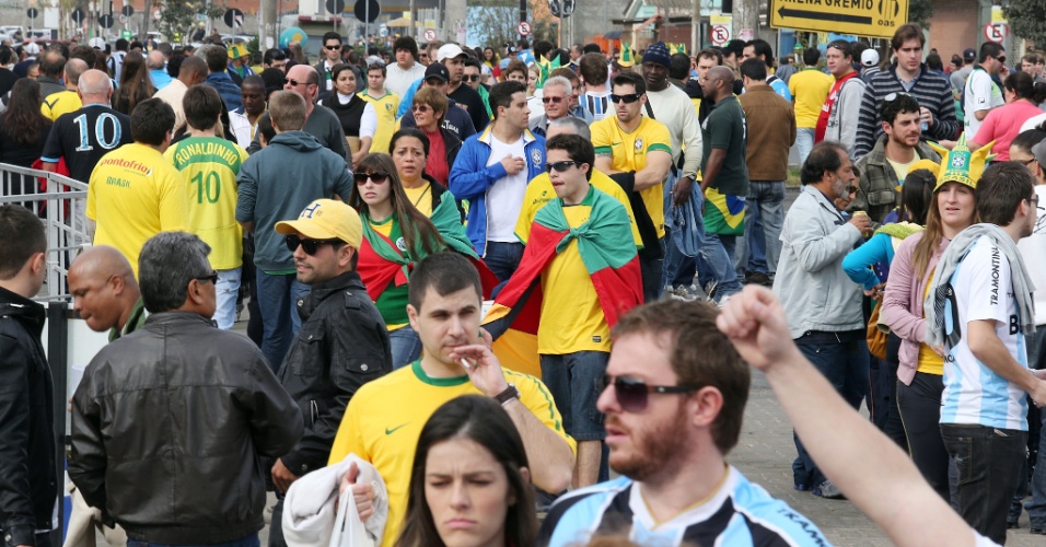 Grande público se dirige ao estádio do Grêmio para conferir Brasil x França