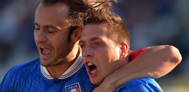 Giaccherini (dir.) durante amistoso entre Itália e Haiti, em São Januário, antes da Copa das Confederações