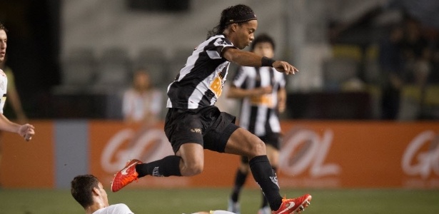 Ronaldinho tem interesse em defender o Santos, mas conversas estão no início - Ricardo Nogueira/Folhapress