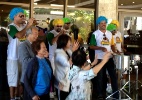 Torcedores da seleção japonesa caem no samba em chegada do time a Brasília - Aiuri Rebello/UOL