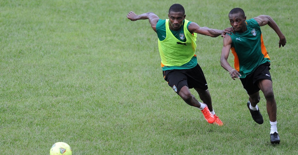 Antes da briga, jogadores da Costa do Marfim treinavam normalmente em preparação para o jogo contra a Tanzânia pelas eliminatórias africanas