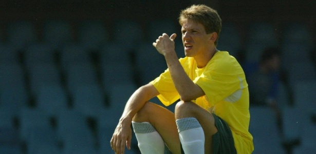 Juninho Paulista em treino da seleção brasileira na Copa de 2002 - AFP