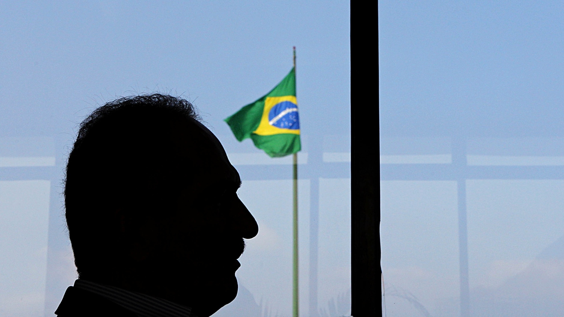 14.jun.2013 Ministro Aldo Rebelo concede entrevista exclusiva ao UOL - Júlio César Guimarães/UOL