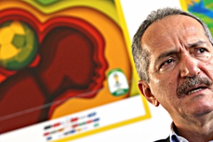 Ministro do Esporte pediu sugestões para que o preço dos ingressos no Brasil seja reduzido - Júlio César Guimarães/UOL