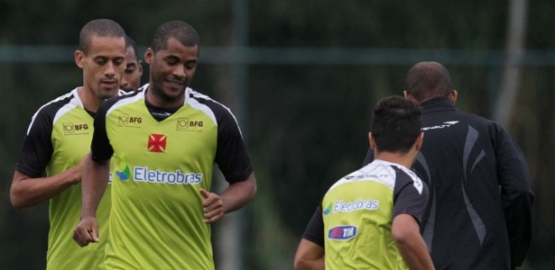 O zagueiro Renato Silva treina forte com os companheiros no Vasco da Gama  - Marcelo Sadio/ site oficial do Vasco