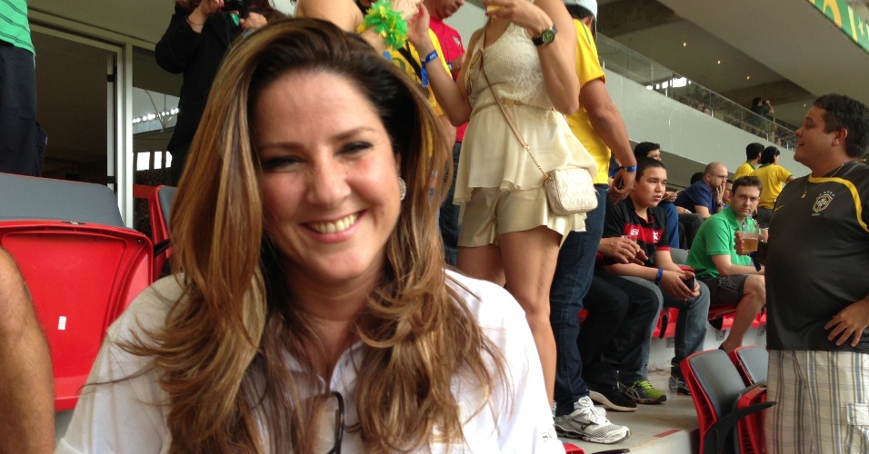 15.jun.2013 - Christiane Pelajo, apresentadora do Jornal da Globo, na área vip da Sony