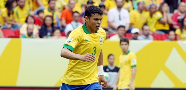 Thiago Silva lidera a defesa do Brasil, mais combativa que a italiana