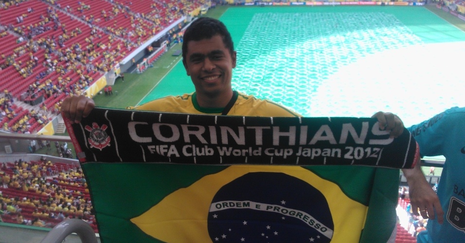 15.junho.2013 - Torcedor do Corinthians comparece ao estádio Mané Garrincha para torcer pela seleção