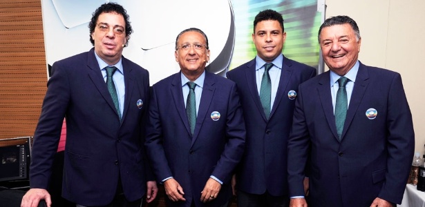 Quarteto de transmissão da Globo na Copa das Confederações: Casagrande, Galvão Bueno, Ronaldo e Arnaldo Cezar Coelho