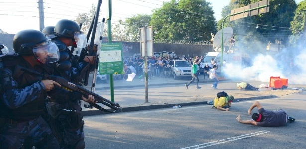 Polícia Militar entrou em confronto com manifestantes no Maracanã no domingo