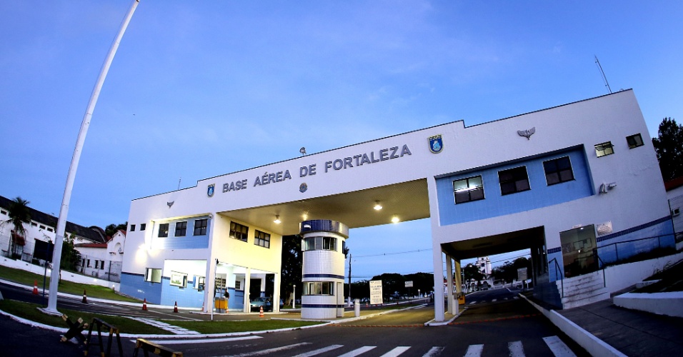 16.junho.2013 - Foto da Base Aérea em que a seleção brasileira desembarcou em Fortaleza