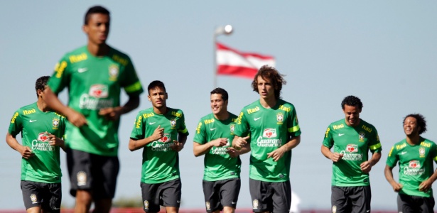 Um dia após a vitória contra o Japão, seleção brasileira faz treino leve