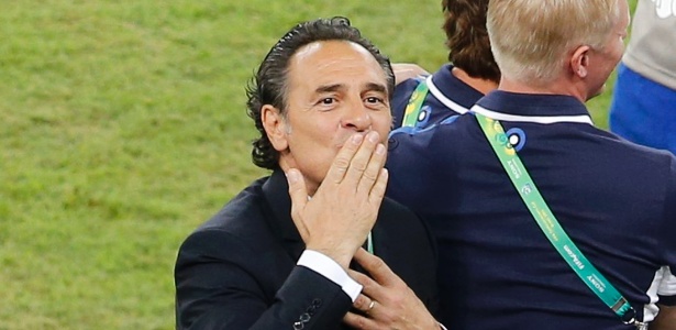 Técnico da Itália, Cesare Prandelli disse ter visto os protestos pelo Brasil e que isso é comum na Europa