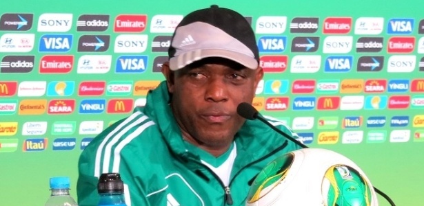 Técnico da Nigéria usa motivação do "11 contra 11" e "no futebol um sempre ganha"