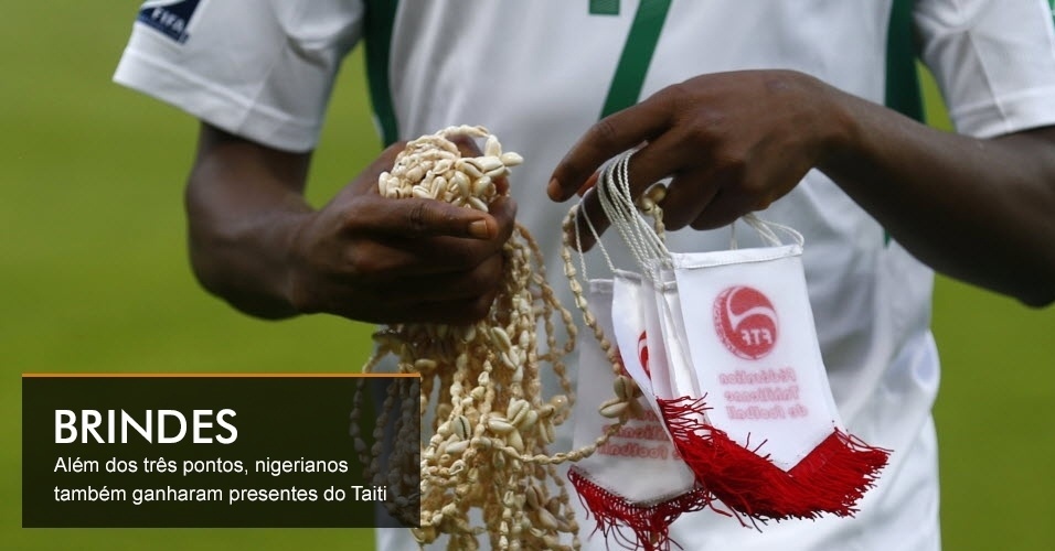 BRINDES - Além dos três pontos, nigerianos também ganharam presentes do Taiti